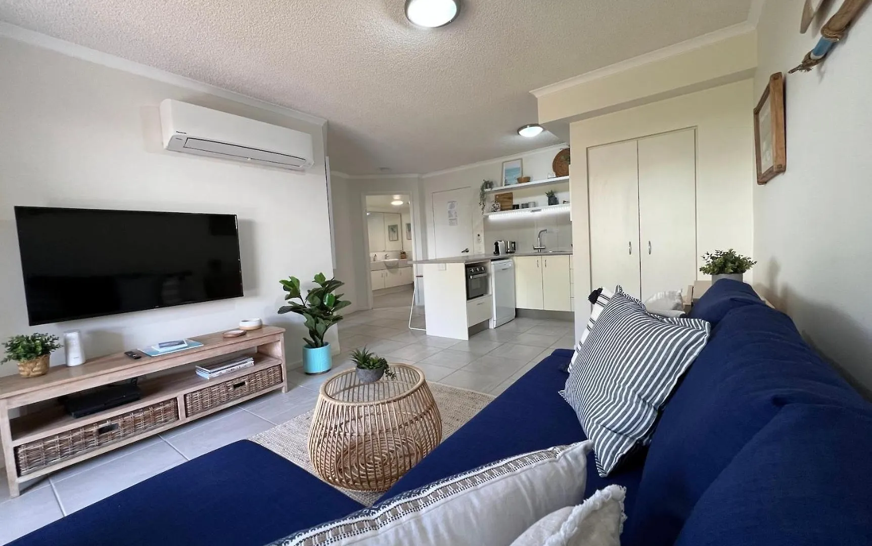Nautical Stylish Ground Level 1 Bedroom Unit Noosaville Apartment